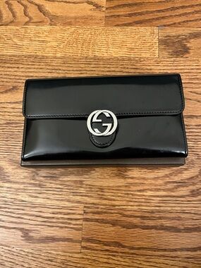 Gucci Black Patent Leather Continental Wallet with Silver Interlocking G